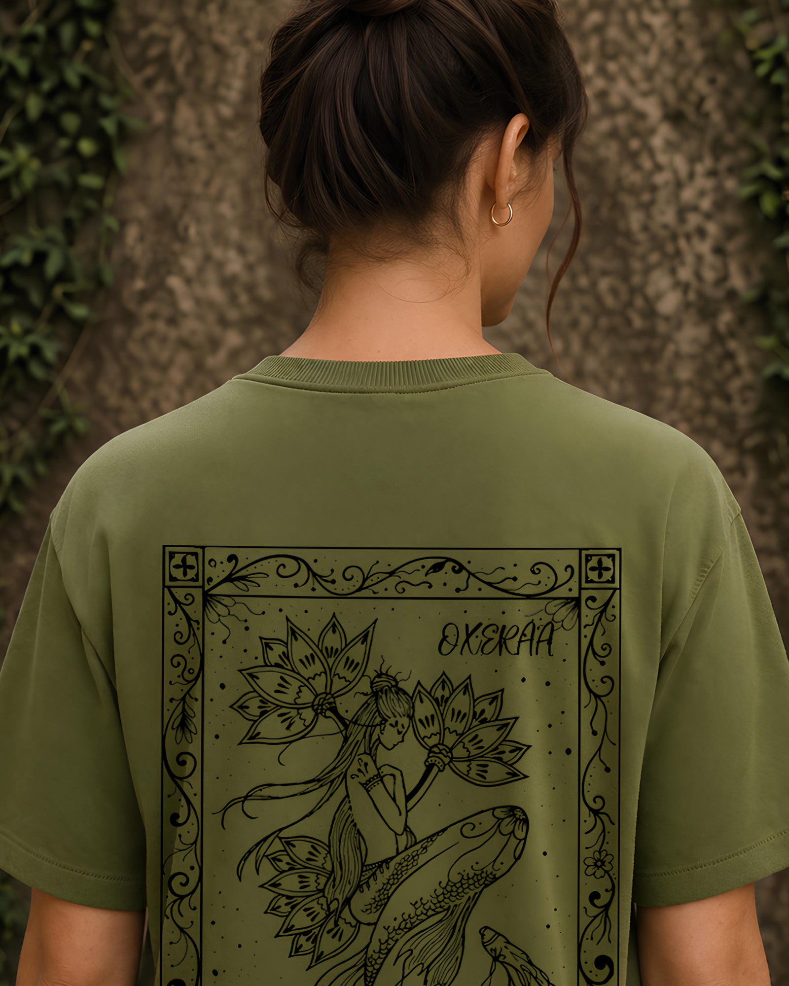 Piscean Muse Aesthetic Print - Oversized T-Shirt for Women